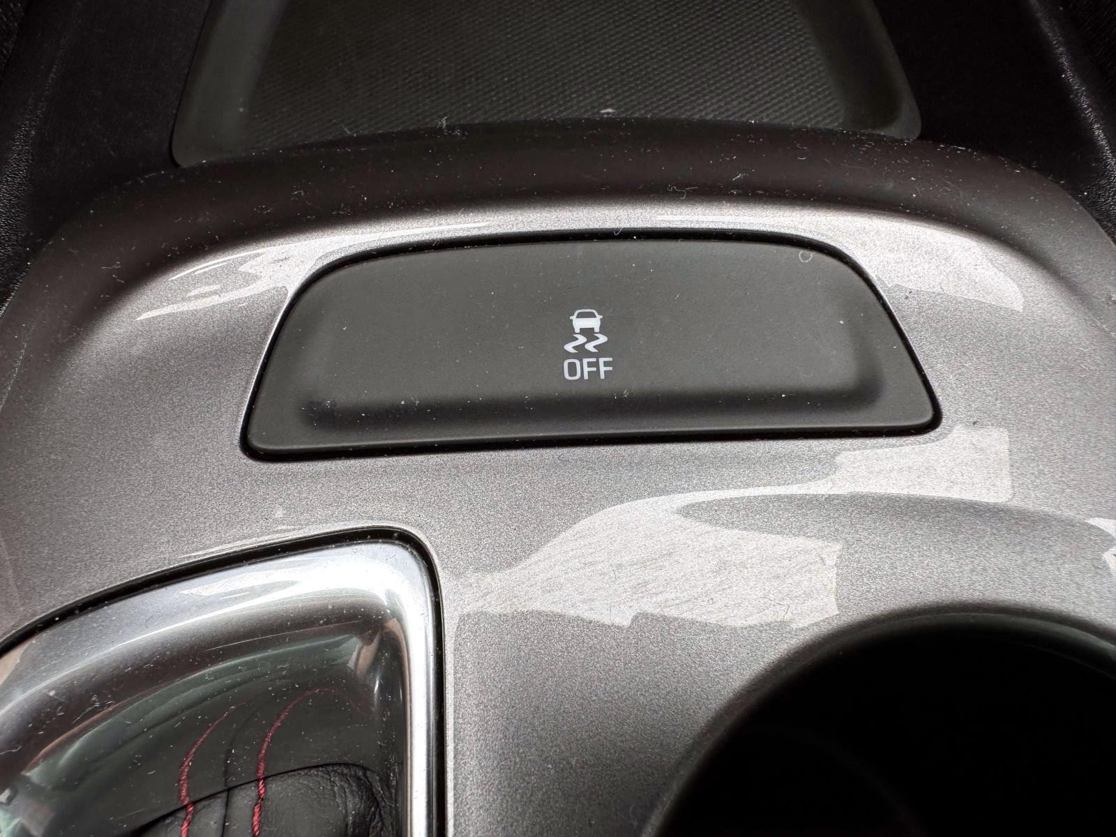 Used 2023 Chevrolet Malibu RS FWD image 24