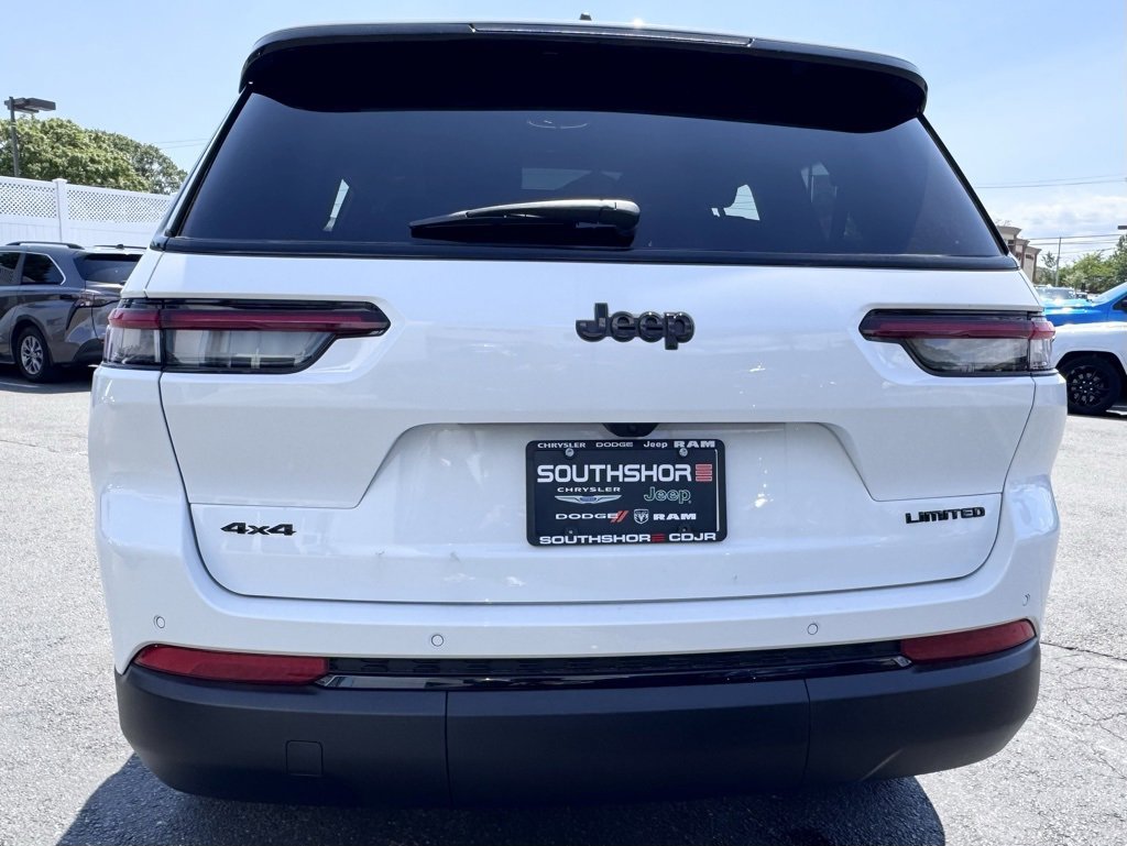 New 2025 Jeep Grand Cherokee L Limited w/ Black Appearance Package image 6
