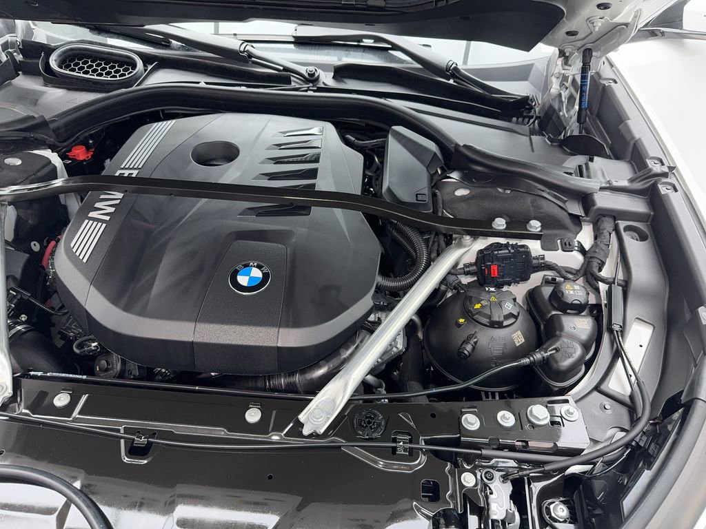Used 2025 BMW 740i w/ Premium Package image 57