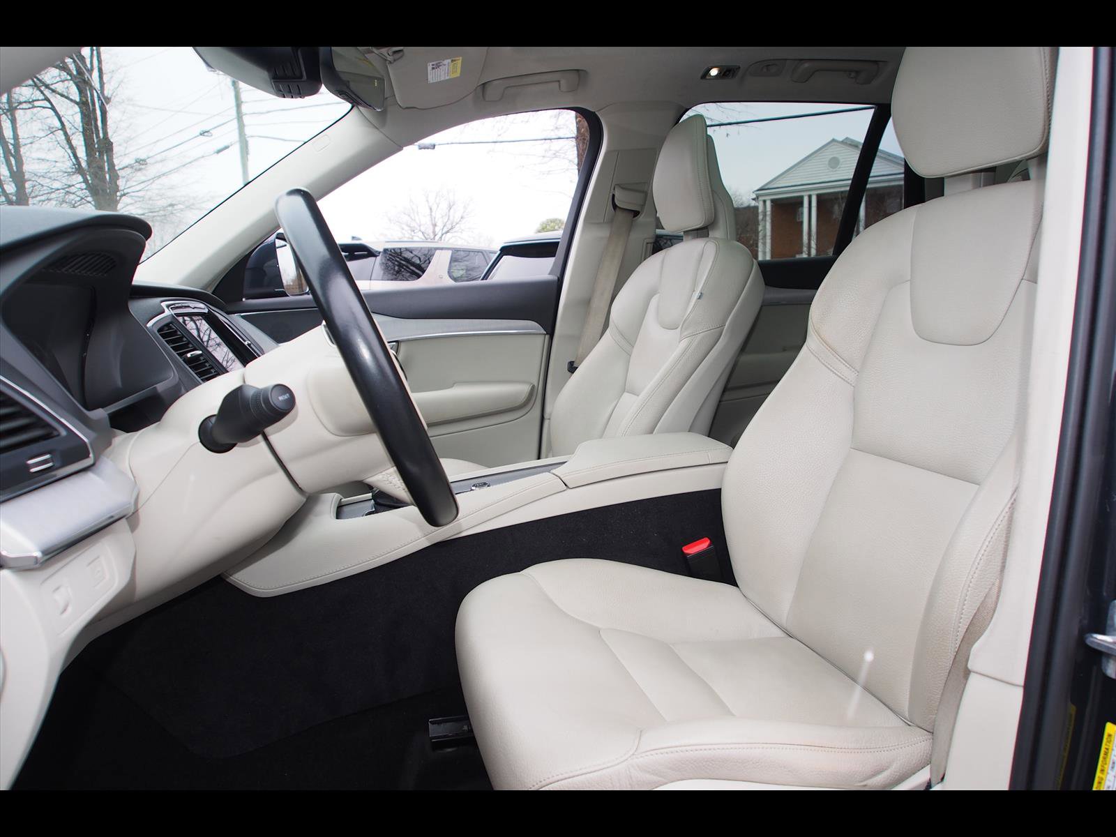 Used 2021 Volvo XC90 T5 Momentum w/ Climate Package image 19