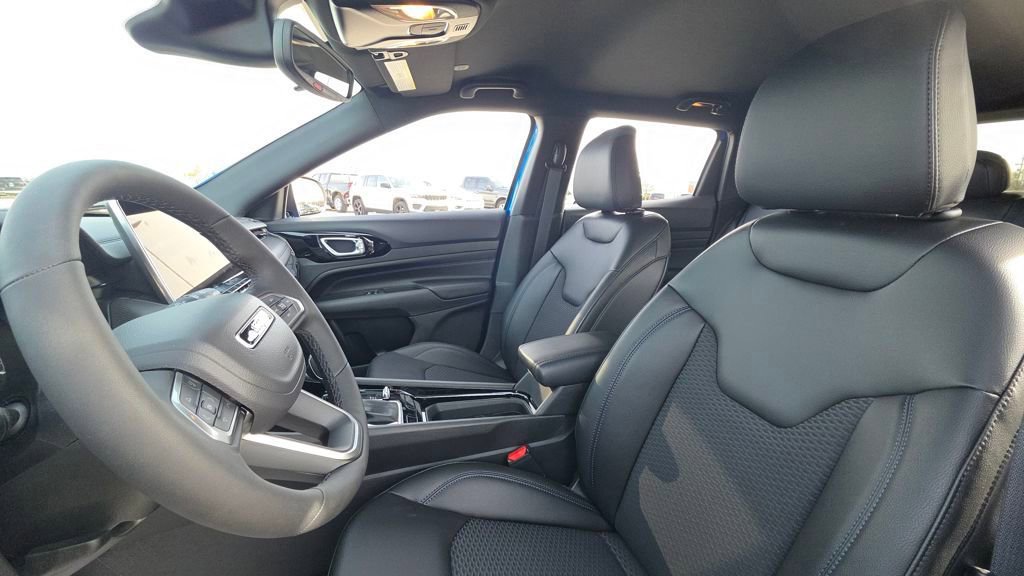 New 2026 Jeep Compass Latitude image 21
