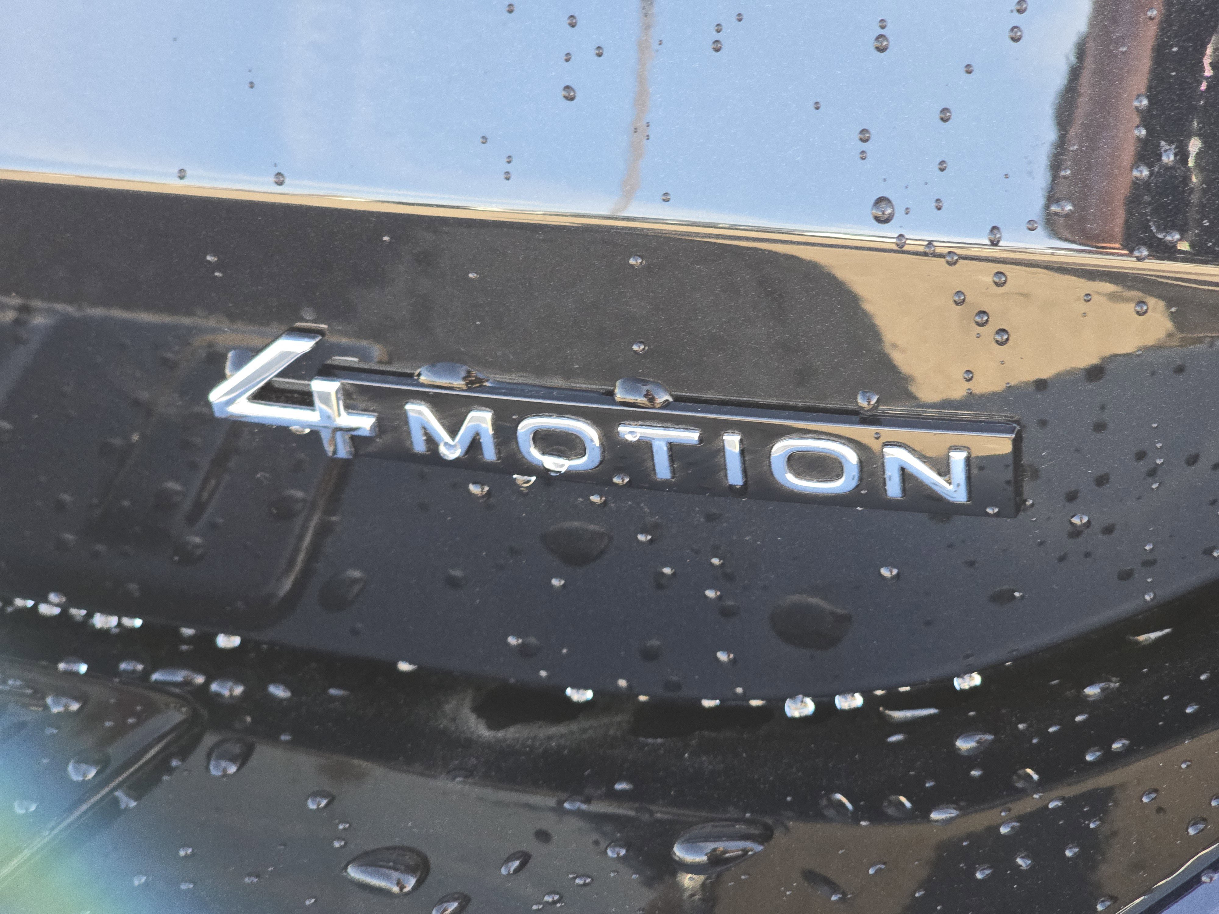 New 2026 Volkswagen Tiguan SE R-Line image 11