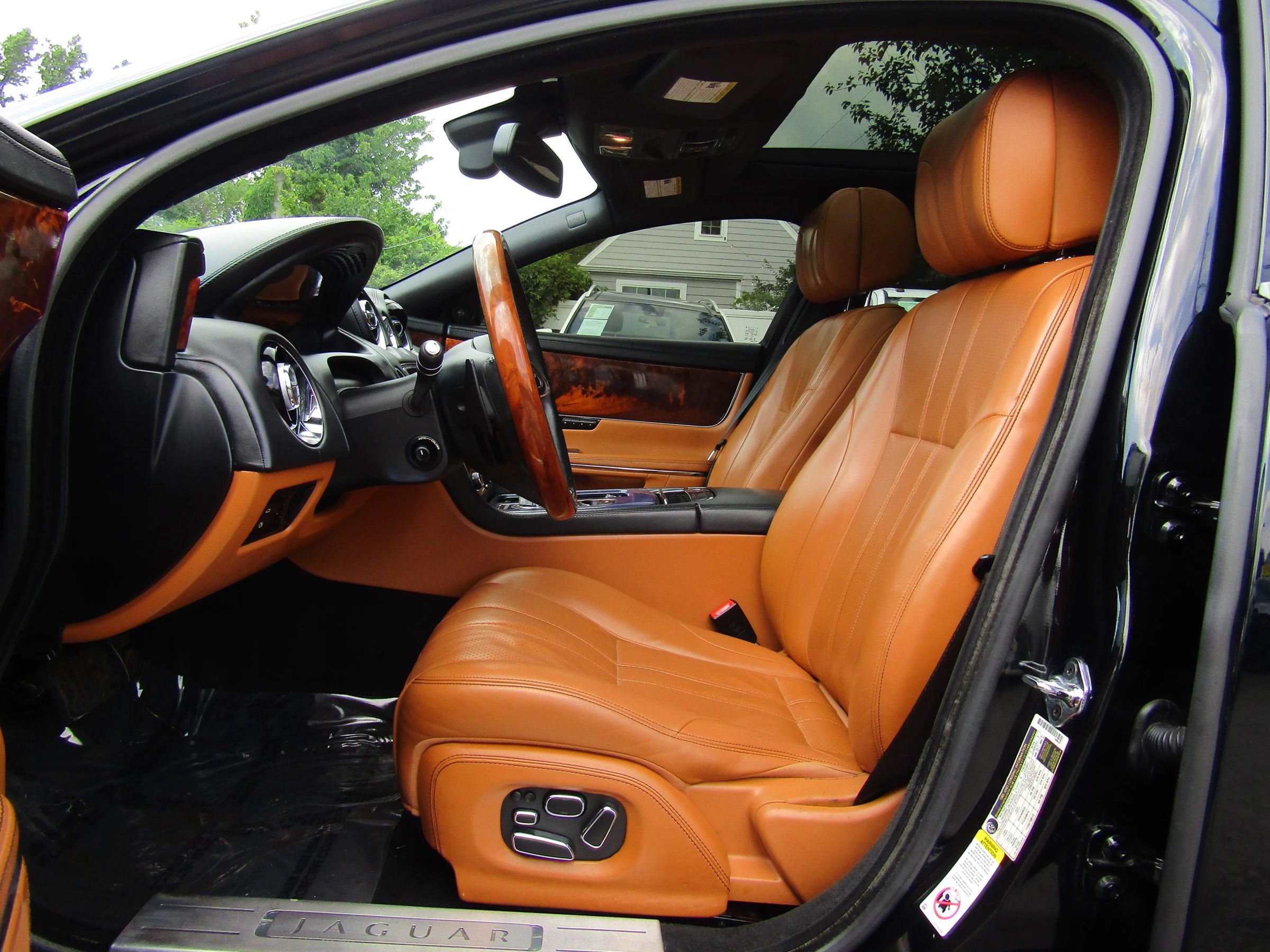 Used 2013 Jaguar XJ L Supersport RWD image 12