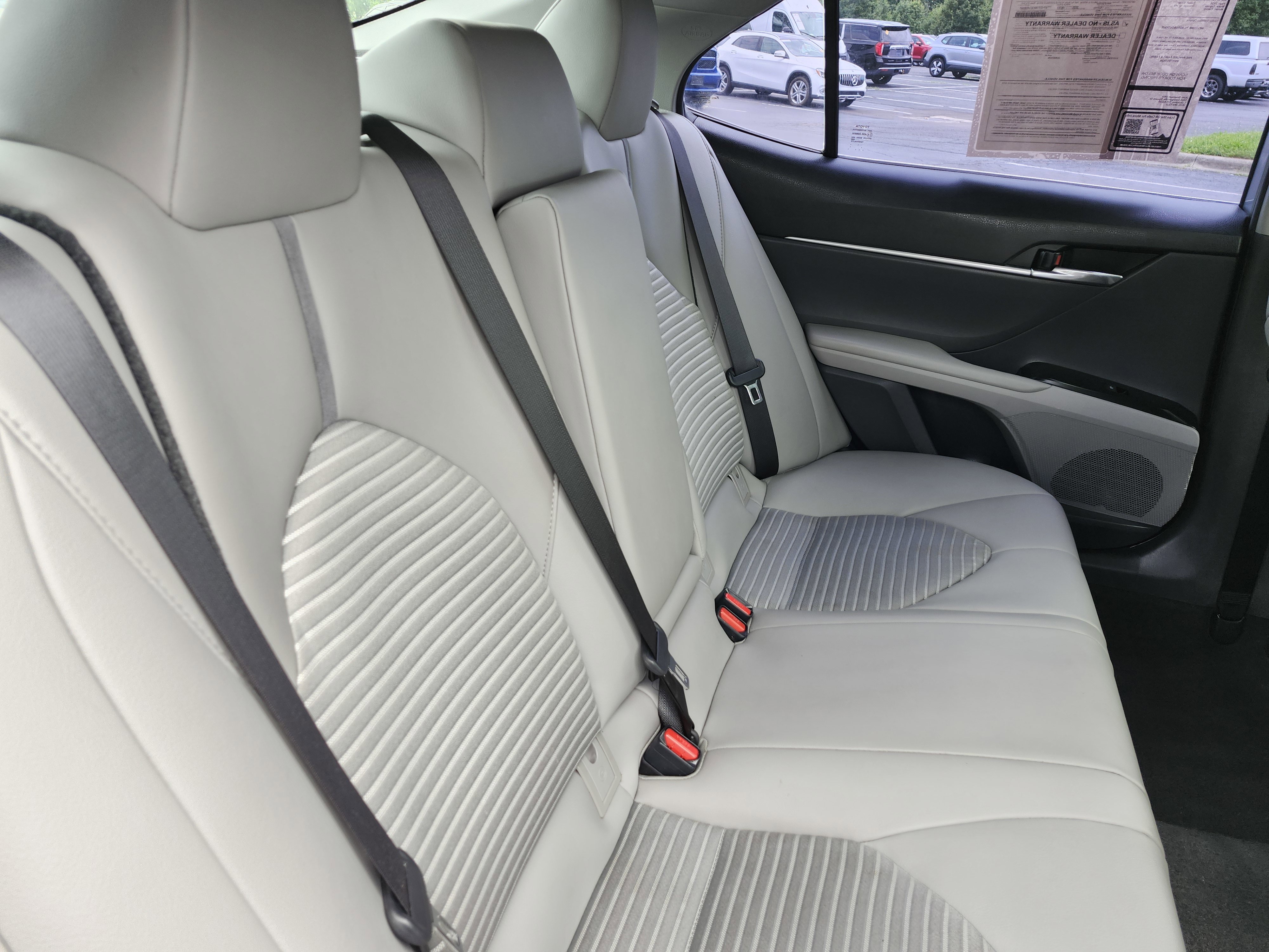 Used 2020 Toyota Camry SE FWD image 19