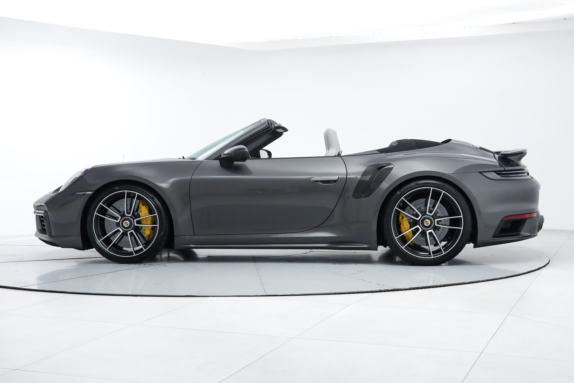 Used 2022 Porsche 911 Turbo S AWD/4WD image 2