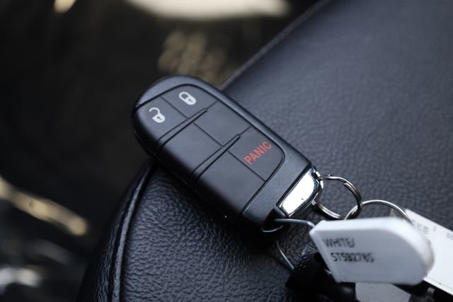 Used 2025 Jeep Compass Trailhawk image 27