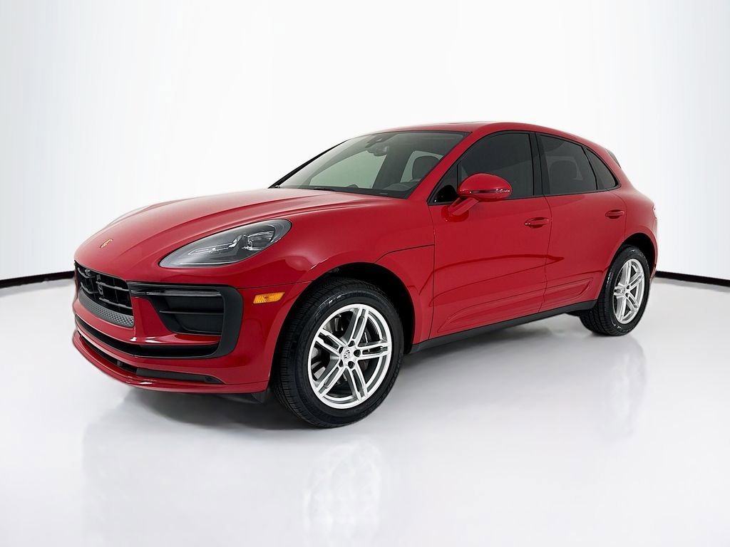 Certified 2025 Porsche Macan AWD/4WD image 1