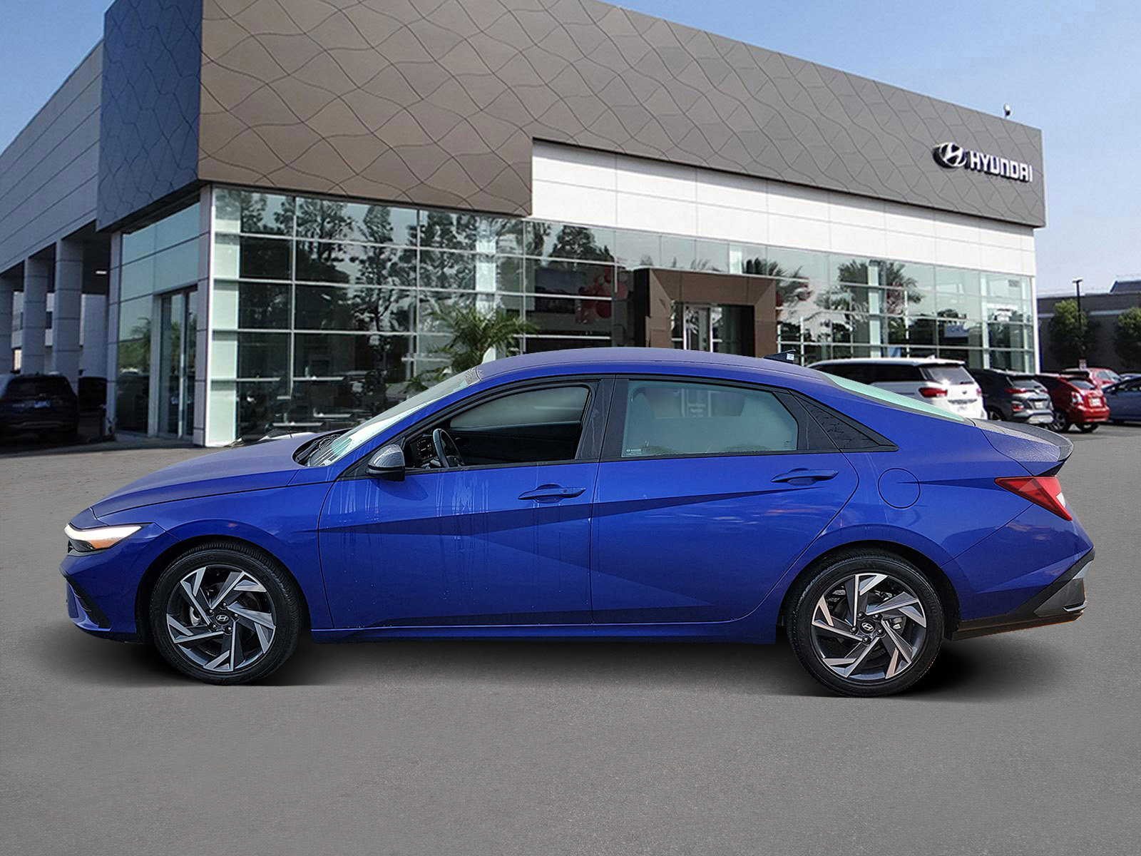 Certified 2025 Hyundai Elantra Sport w/ Cargo Package image 3