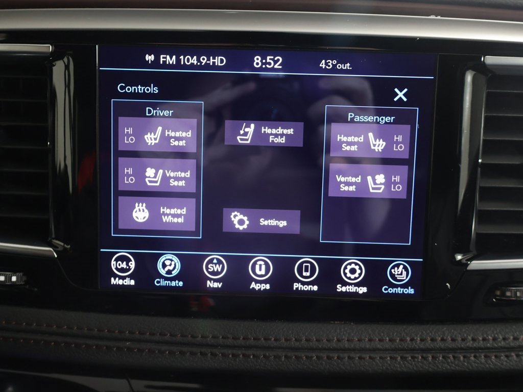 Used 2020 Chrysler Pacifica Limited image 47