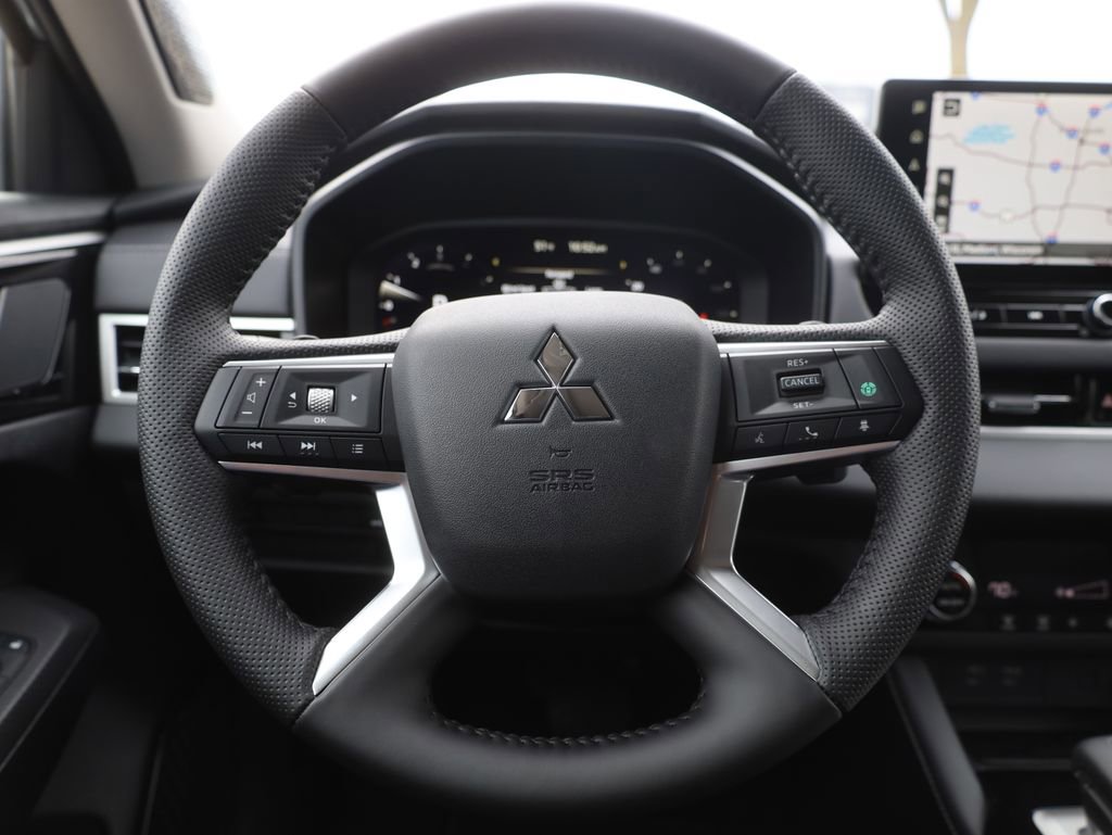 New 2025 Mitsubishi Outlander SE image 52