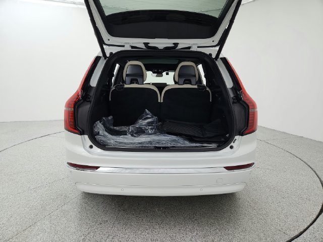 New 2025 Volvo XC90 B6 Core w/ Climate Package AWD/4WD image 15