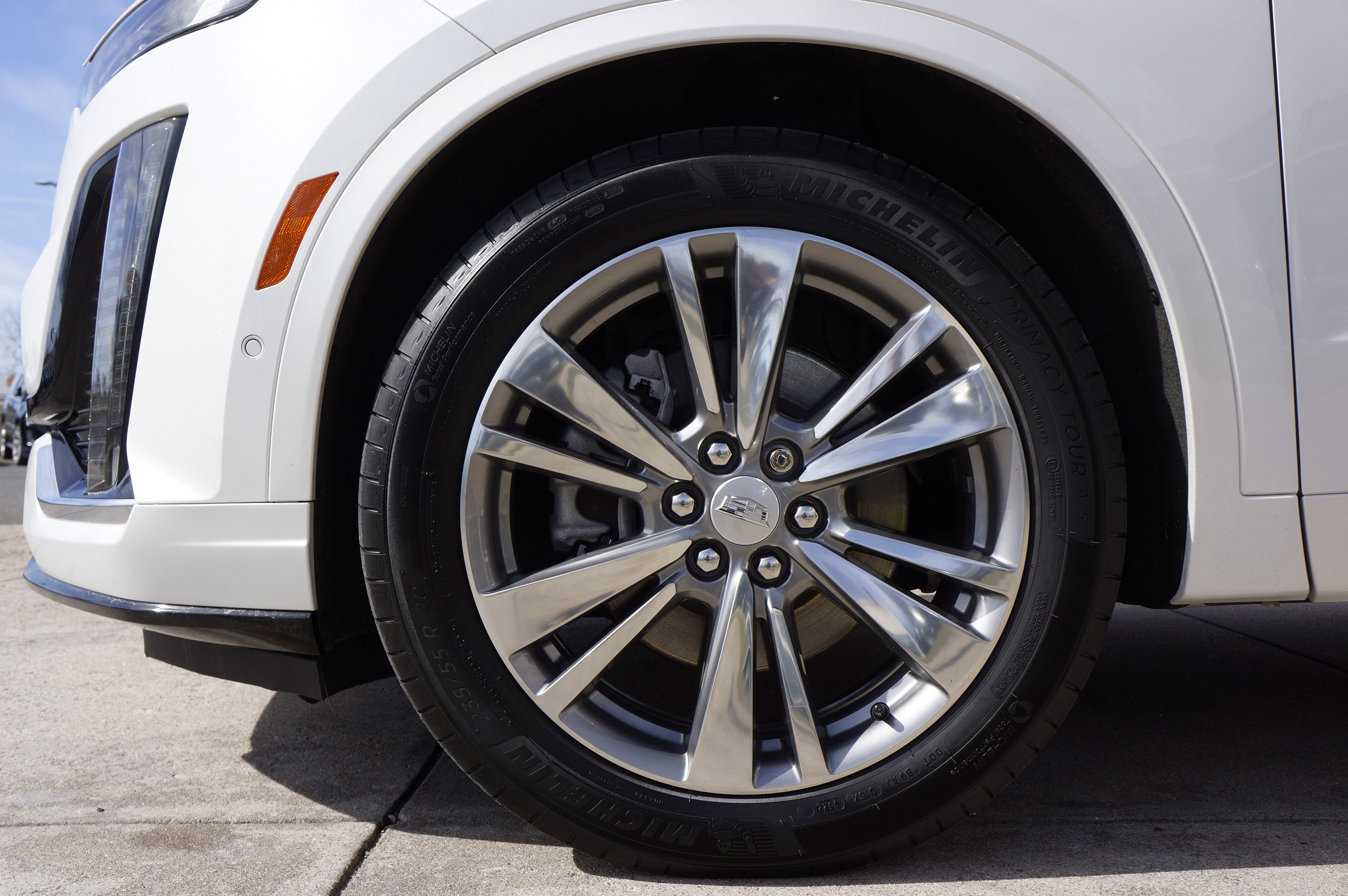 Used 2023 Cadillac XT6 Premium Luxury w/ LPO, Floor Liner Package image 18