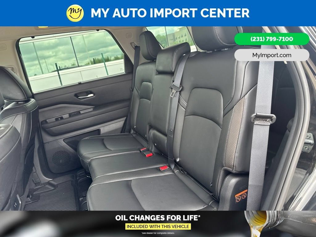 Used 2024 Nissan Pathfinder SL AWD/4WD image 24