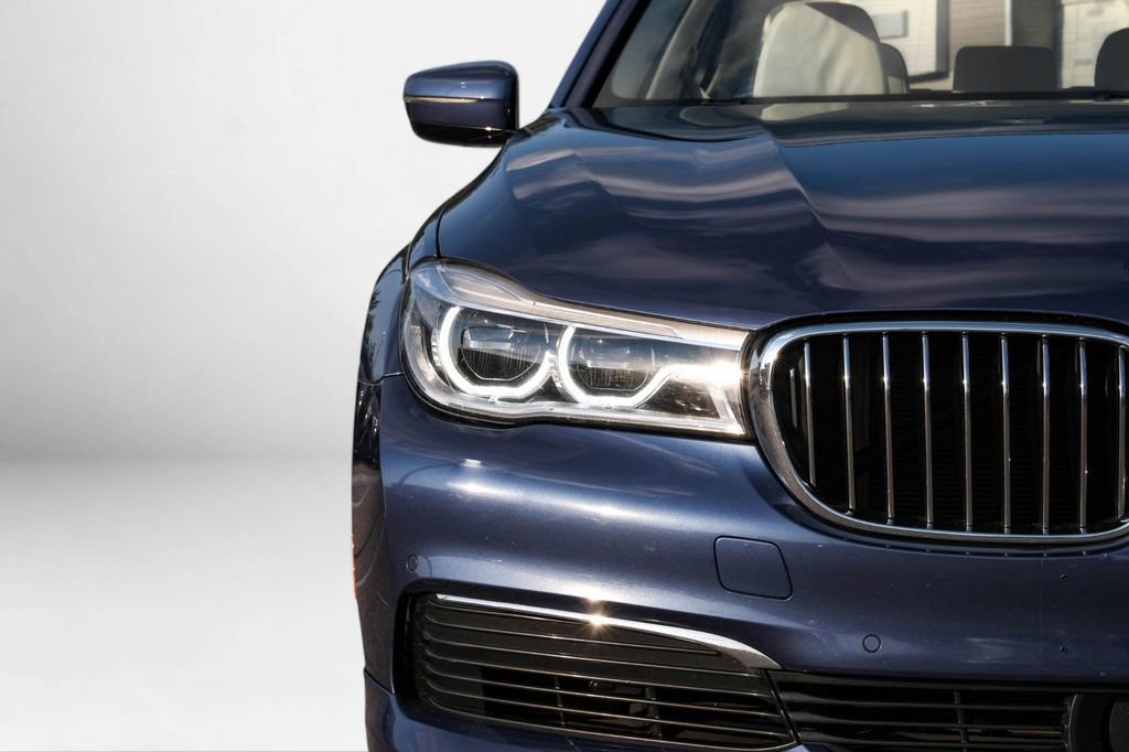 Used 2019 BMW ALPINA B7 xDrive w/ Luxury Rear Seating Package image 49