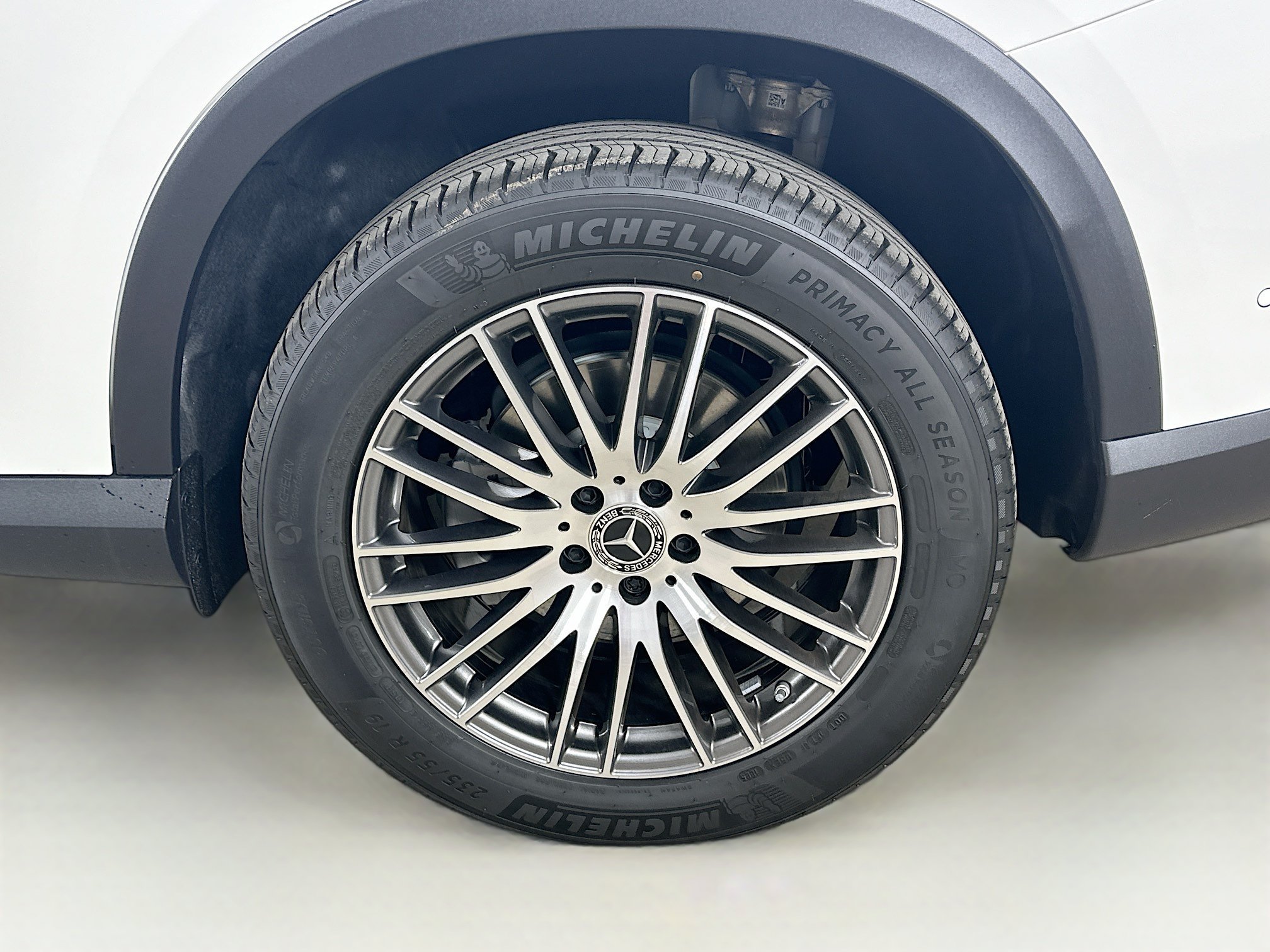 Used 2025 Mercedes-Benz GLC 300 4MATIC image 42