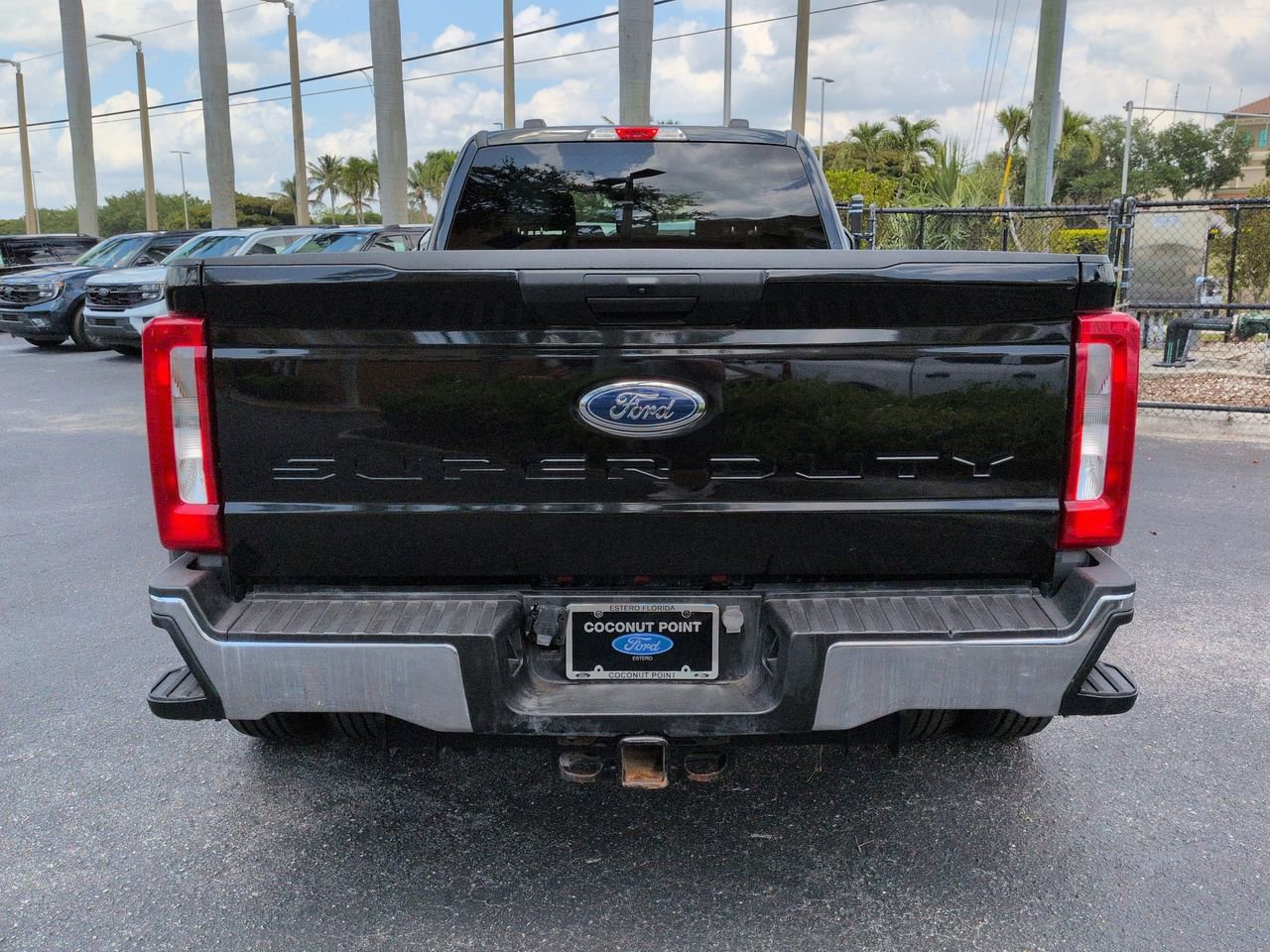 Used 2023 Ford F350 XLT AWD/4WD image 5
