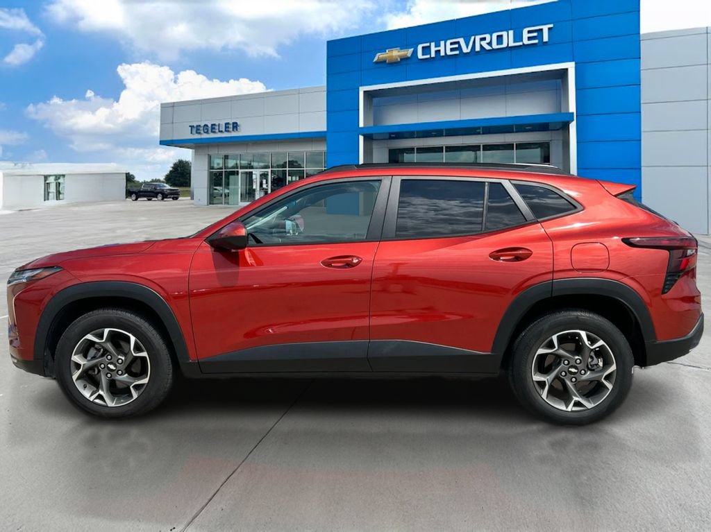 Used 2024 Chevrolet Trax LT FWD image 8