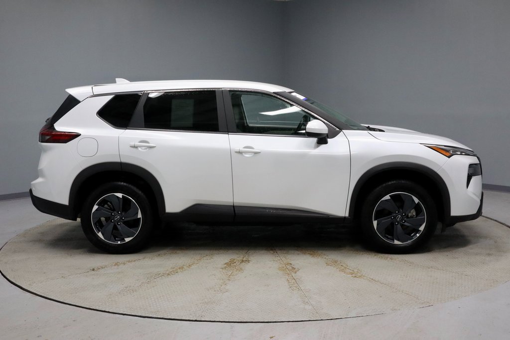 Certified 2025 Nissan Rogue SV image 11