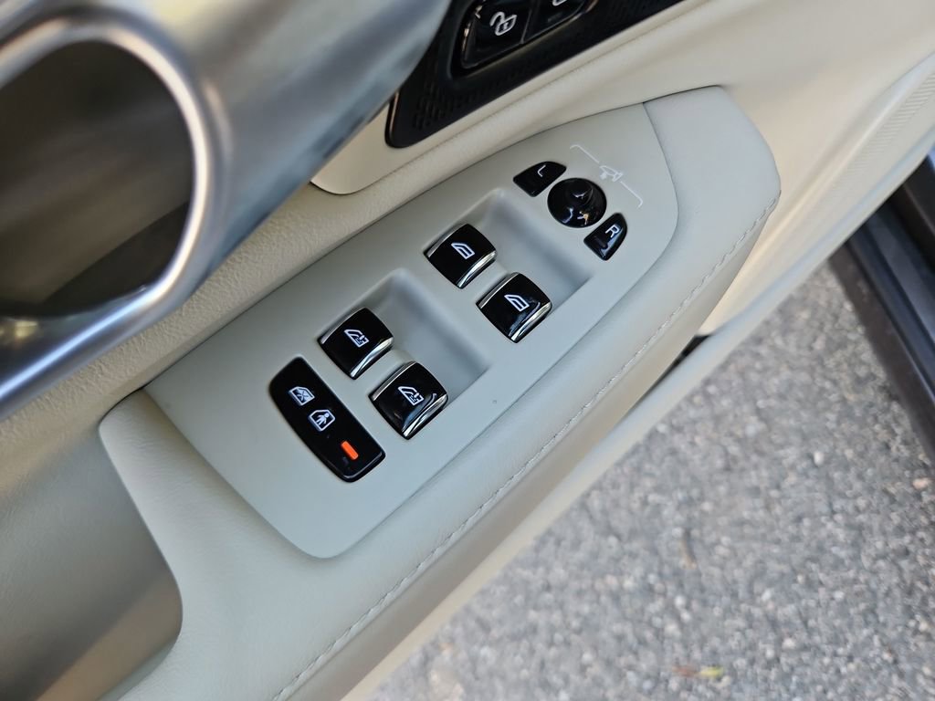 Used 2024 Volvo S90 B6 Ultimate image 28