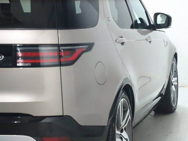 Certified 2023 Land Rover Discovery Metropolitan Edition AWD/4WD image 8