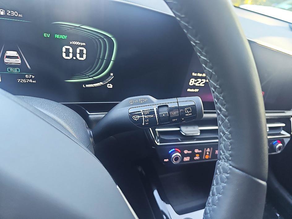 Used 2023 Kia Niro EX FWD image 20