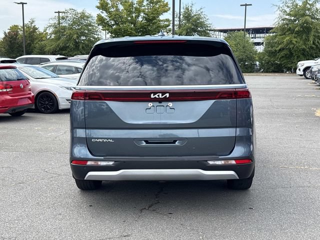 Used 2024 Kia Carnival EX FWD image 3