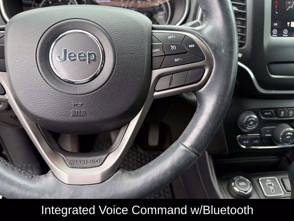 Used 2019 Jeep Cherokee Latitude Plus w/ Cold Weather Group AWD/4WD image 11