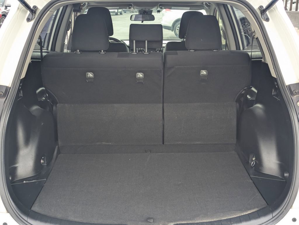 Used 2018 Toyota RAV4 XLE image 31