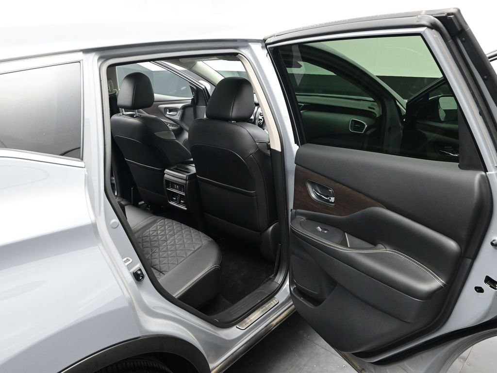 Used 2024 Nissan Murano Platinum w/ Cargo Package image 13