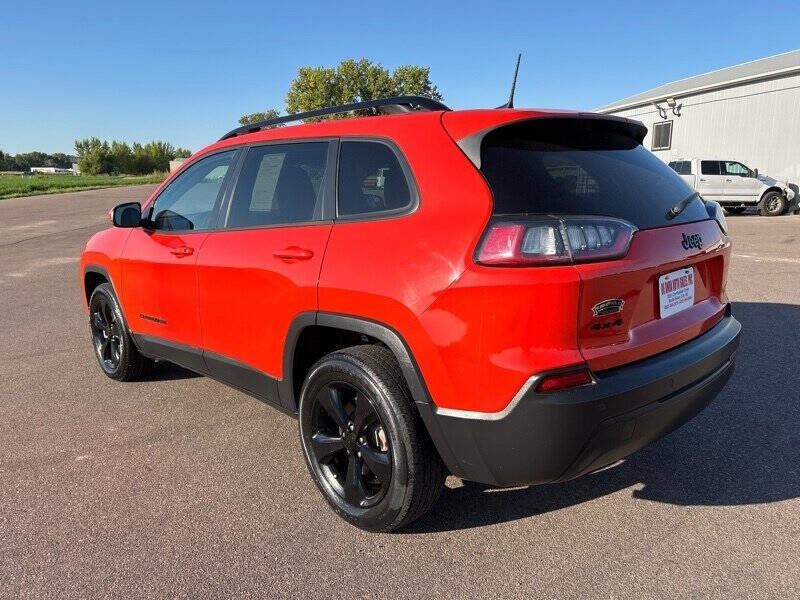 Used 2021 Jeep Cherokee Latitude Plus image 3