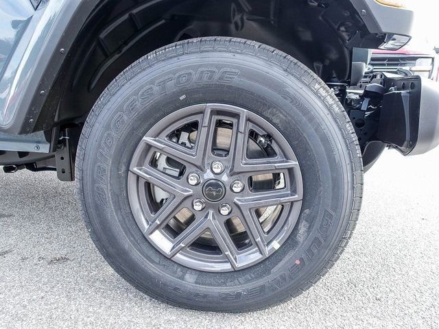 New 2025 Jeep Gladiator Sport AWD/4WD video 4