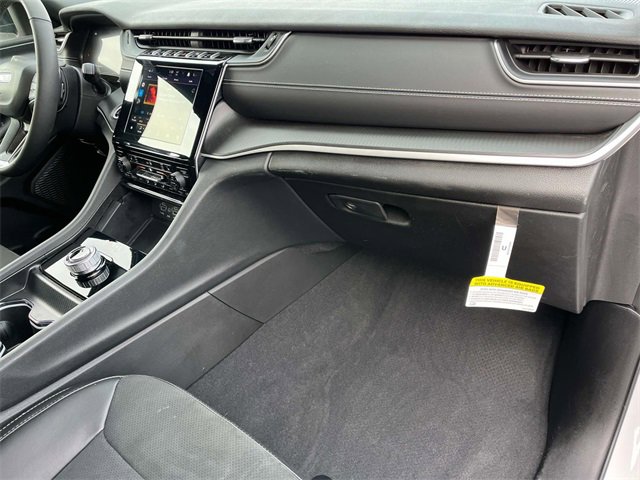 Used 2024 Jeep Grand Cherokee Altitude image 22