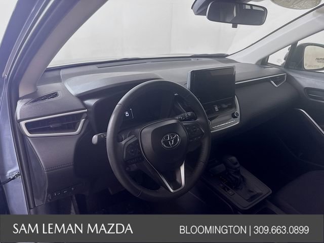 Used 2026 Toyota Corolla Cross LE image 9