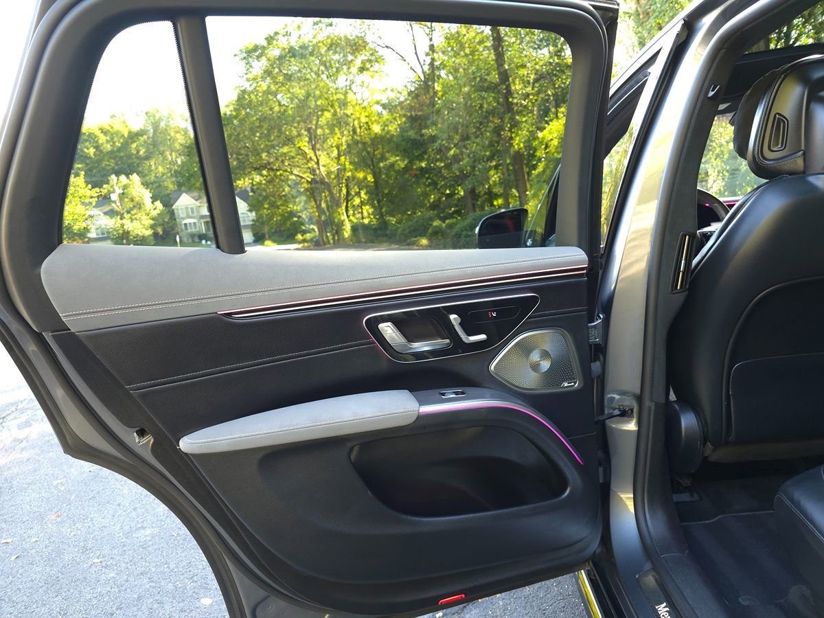 Used 2023 Mercedes-Benz EQS 580 4MATIC SUV image 34