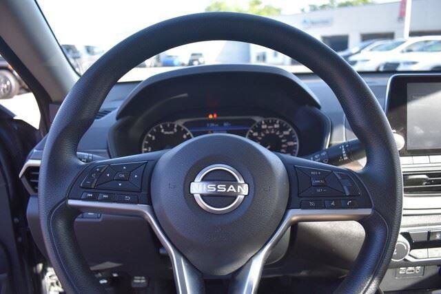Used 2024 Nissan Altima 2.5 SV FWD image 33