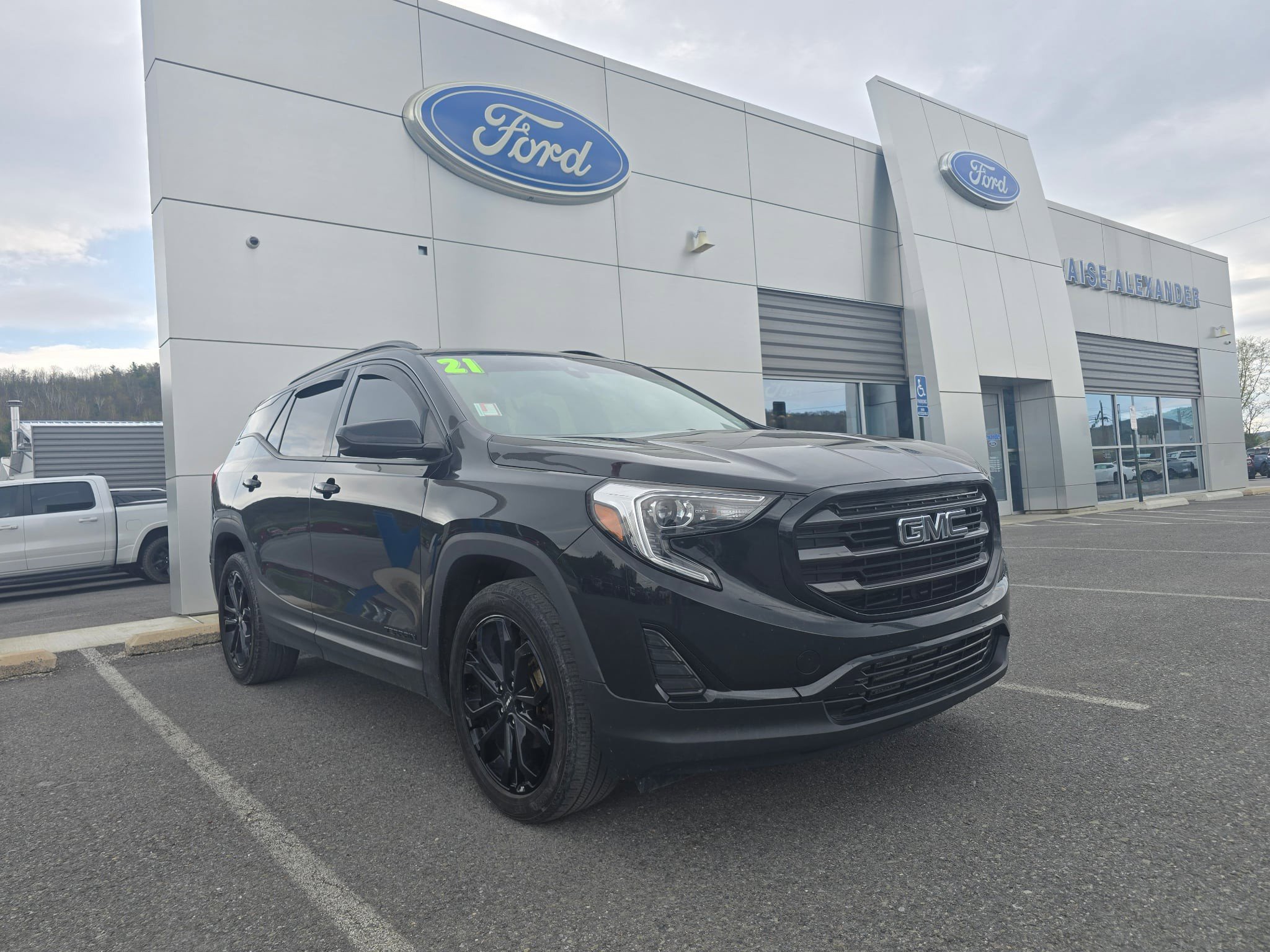 Used 2021 GMC Terrain SLE w/ Driver Convenience Package