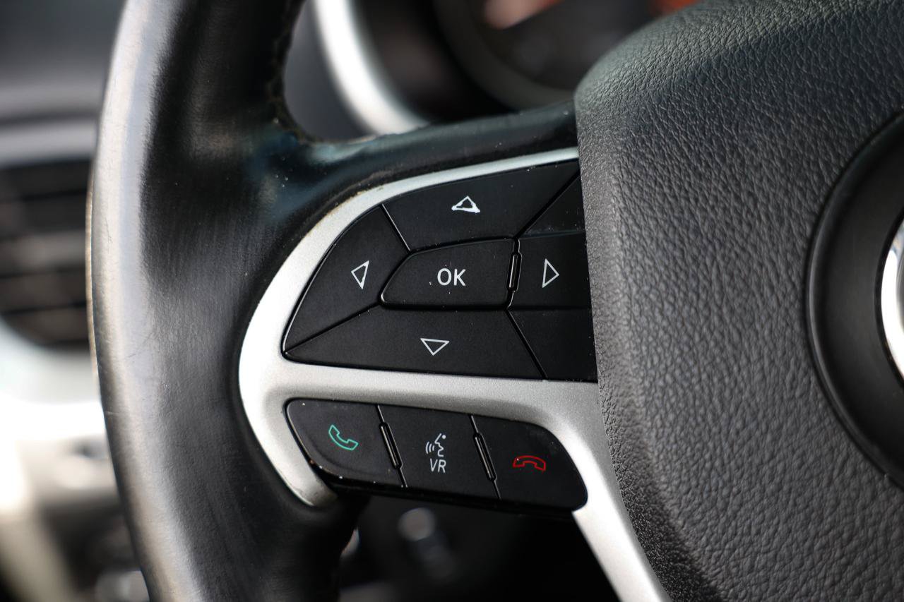 Used 2015 Jeep Cherokee Limited w/ Luxury Group FWD image 25