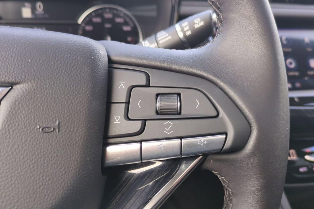 Used 2025 Cadillac XT6 Premium Luxury image 27