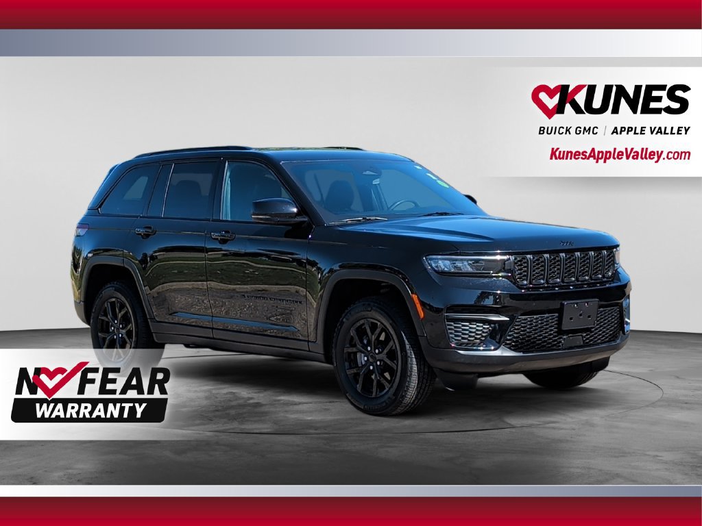 Used 2025 Jeep Grand Cherokee Altitude AWD/4WD image 1