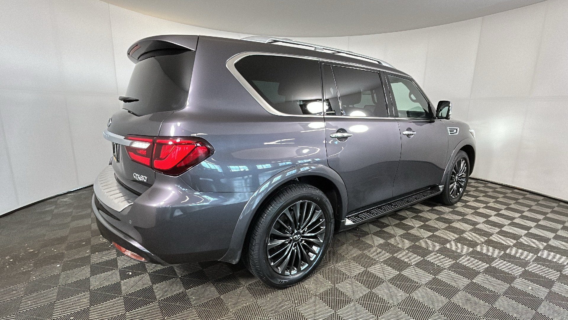 Used 2023 INFINITI QX80 Sensory w/ Cargo Package AWD/4WD image 3