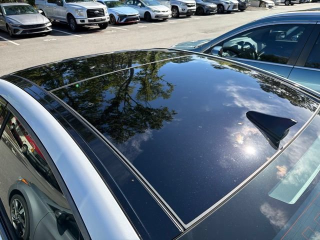 Used 2018 Genesis G80 3.3T Sport RWD image 12