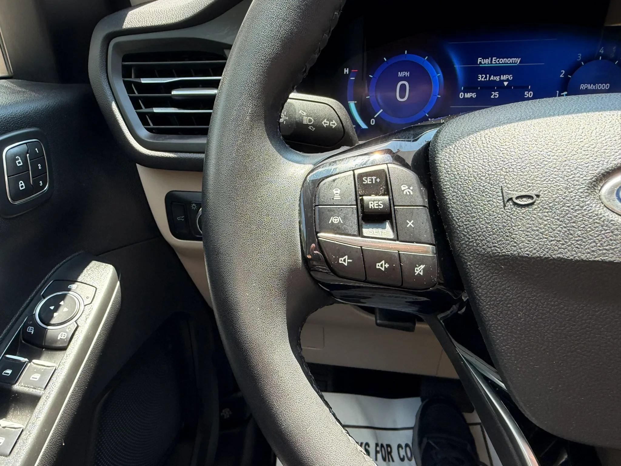 Used 2021 Ford Escape SEL w/ Technology Package FWD image 23