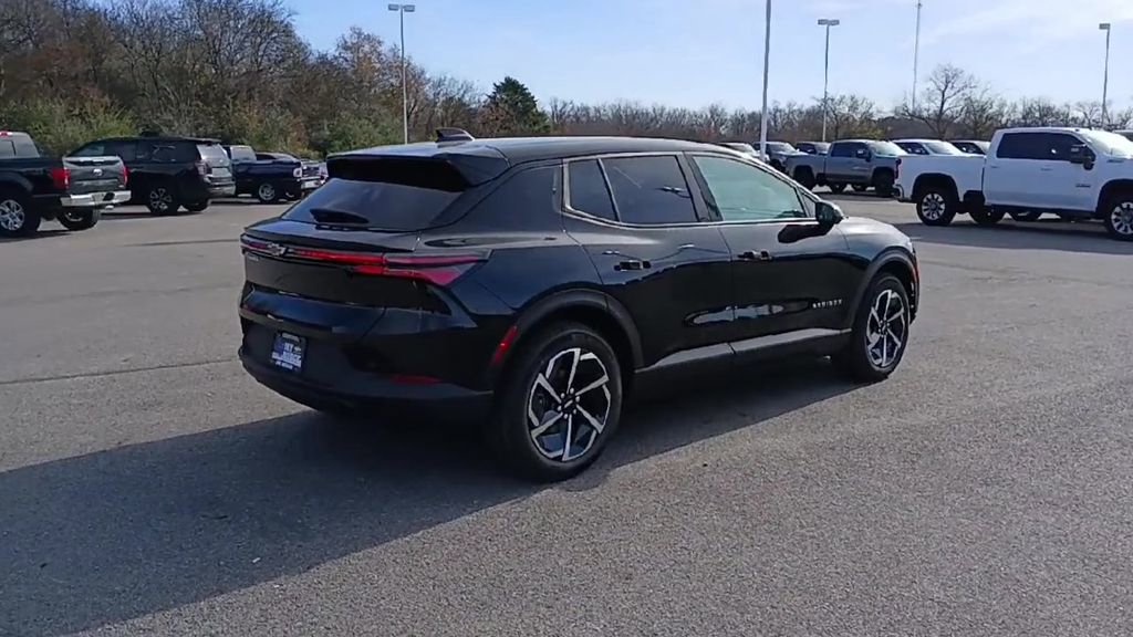 New 2026 Chevrolet Equinox EV LT image 8