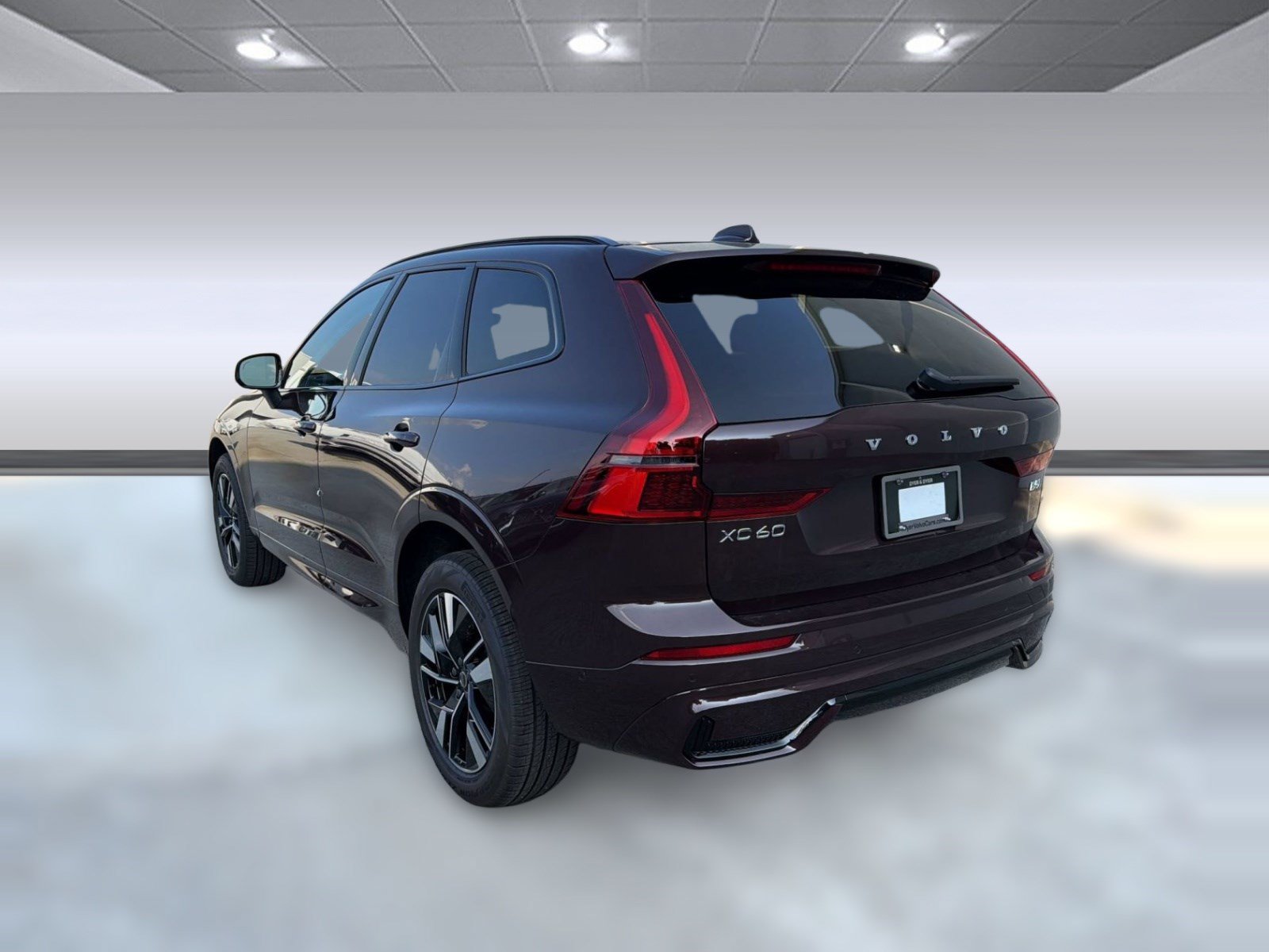 New 2026 Volvo XC60 B5 Plus w/ Climate Package AWD/4WD image 3
