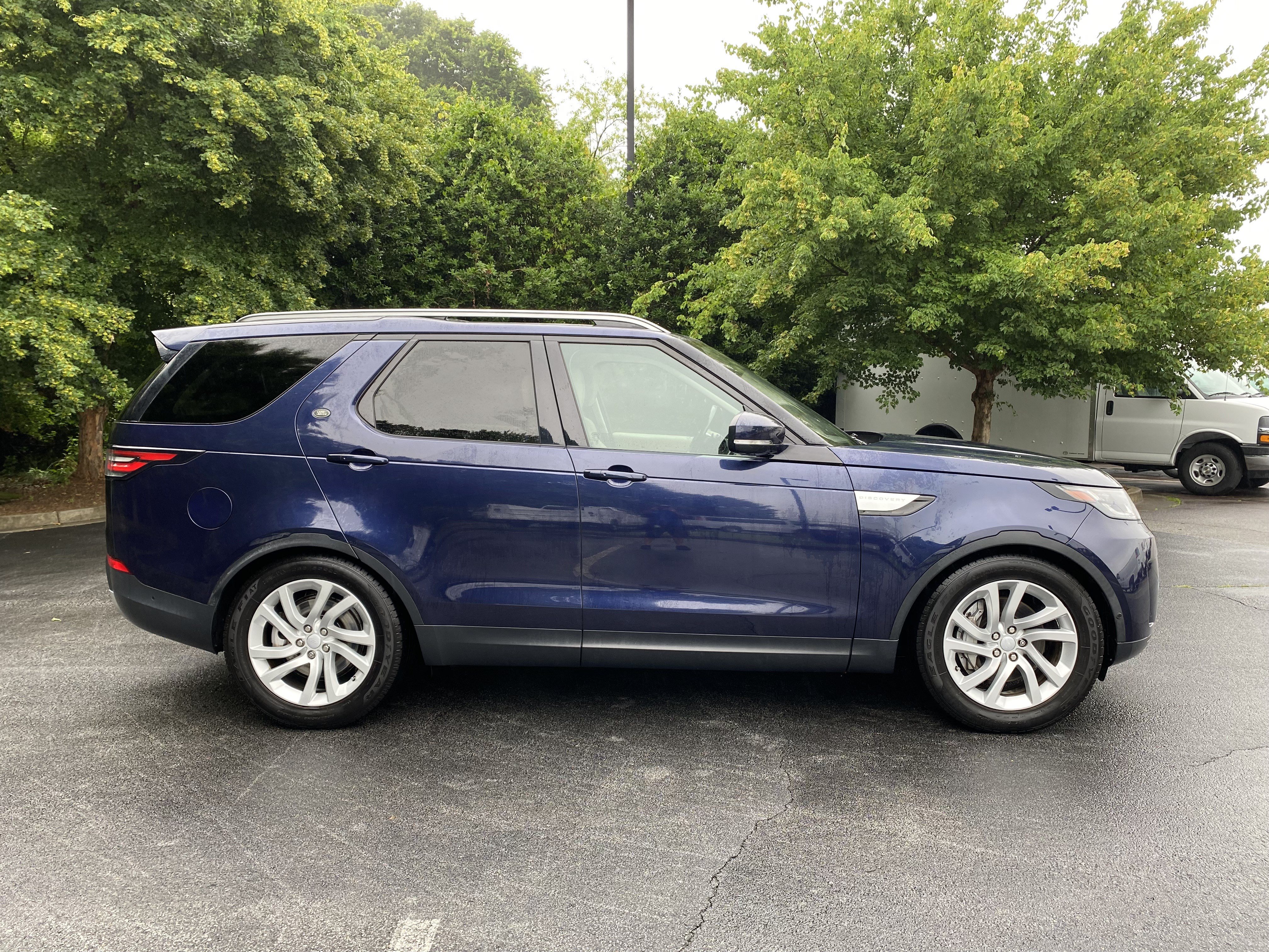 Used 2018 Land Rover Discovery HSE AWD/4WD image 10