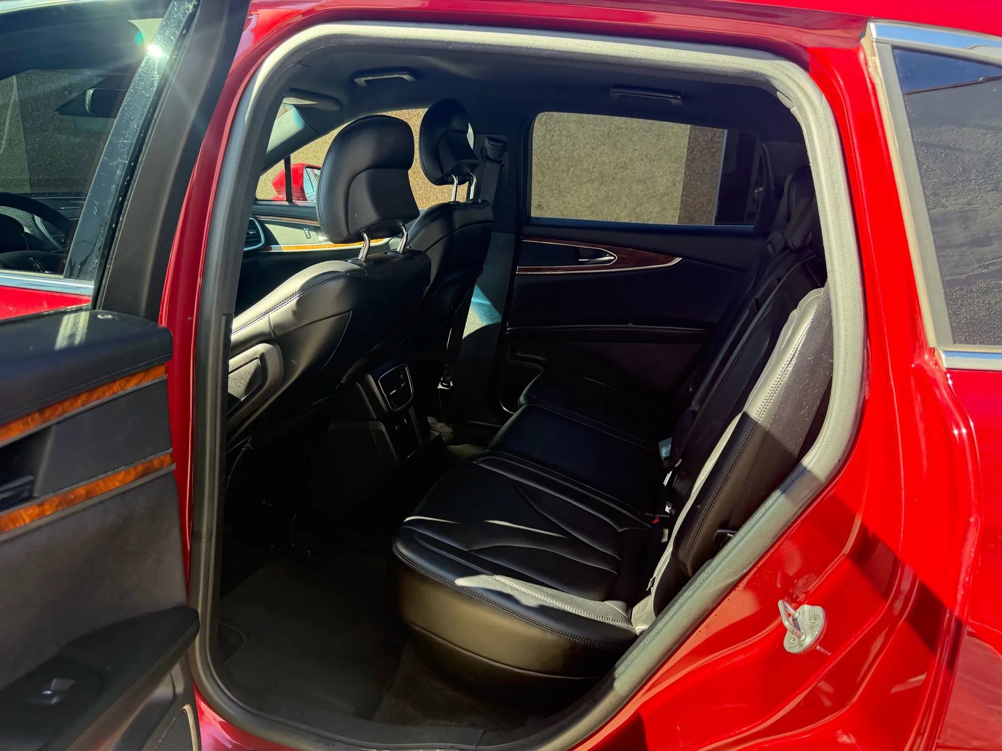 Used 2016 Lincoln MKX Select w/ Select Plus Package image 28