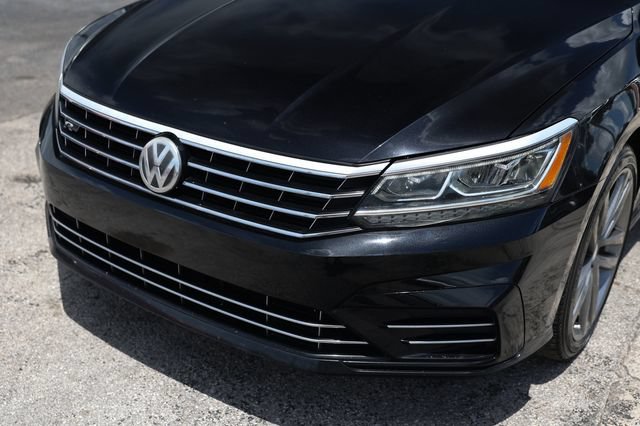 Used 2017 Volkswagen Passat 1.8T R-Line FWD image 33