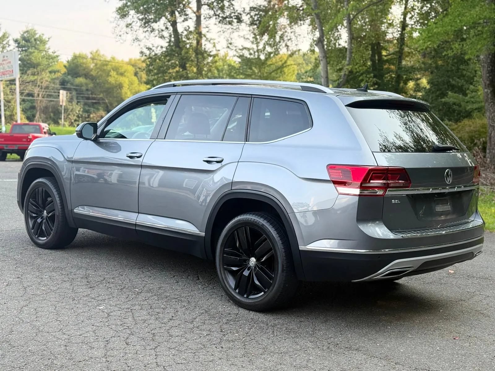 Used 2018 Volkswagen Atlas SEL FWD image 5