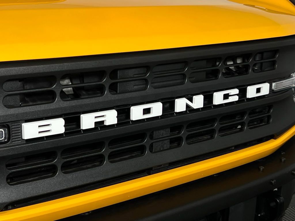 Used 2022 Ford Bronco Black Diamond w/ Sasquatch Package image 11