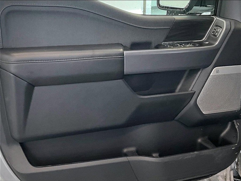 Used 2025 Ford F150 Lariat w/ Equipment Group 501A Mid image 9